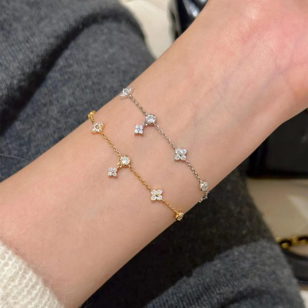 High-grade Four-leaf Clover Zircon Bracelet Fashion Gift Dignified Sense Of Design